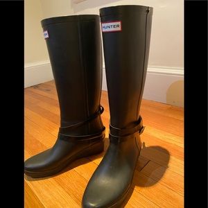 Women’s Hunter “Andora” tall wedge rain boots